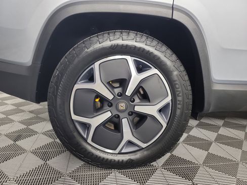 Used 2024 Rivian R1S Adventure AWD/4WD image 12