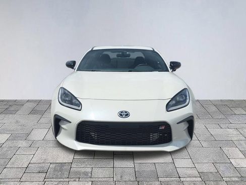 Used 2023 Toyota GR86 RWD image 2