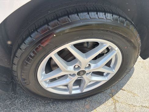 Used 2024 Ford Edge SEL image 10