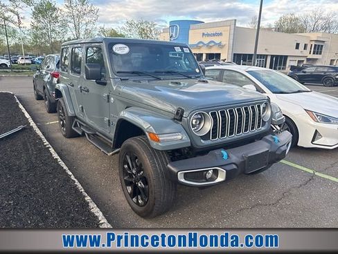 Used 2024 Jeep Wrangler Unlimited Sahara image 1