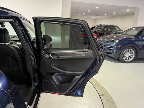 Used 2017 Porsche Macan GTS AWD/4WD image 49
