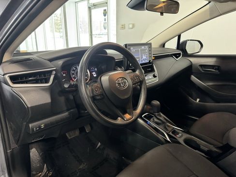 Used 2022 Toyota Corolla LE image 12