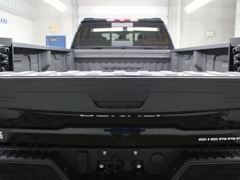 Used 2024 GMC Sierra 2500 Denali w/ Technology Package image 42