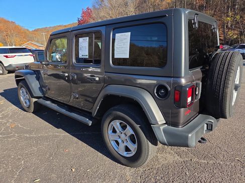 Used 2021 Jeep Wrangler Unlimited Sport image 4