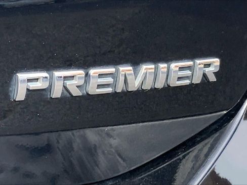 Used 2023 Chevrolet Equinox Premier image 9