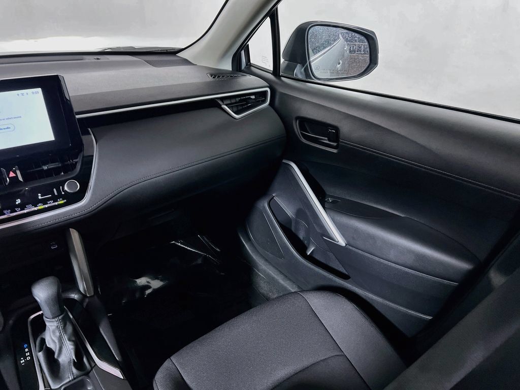 Certified 2025 Toyota Corolla Cross LE FWD image 20