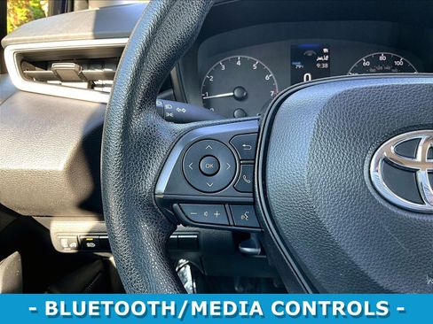 Used 2024 Toyota Corolla LE FWD image 11