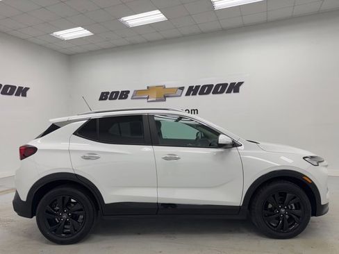 Used 2024 Buick Encore GX Sport Touring image 4