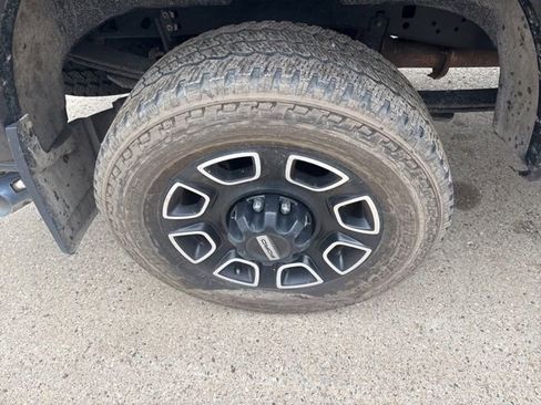 Used 2023 Ford F250 Platinum AWD/4WD image 9