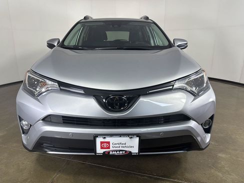Used 2018 Toyota RAV4 XLE AWD/4WD image 6