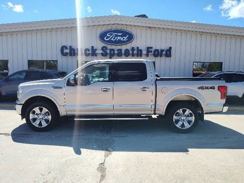 Used 2018 Ford F150 Lariat w/ Equipment Group 502A Luxury AWD/4WD image 9