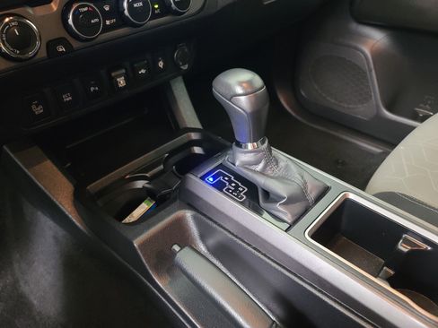 Used 2023 Toyota Tacoma TRD Sport image 34