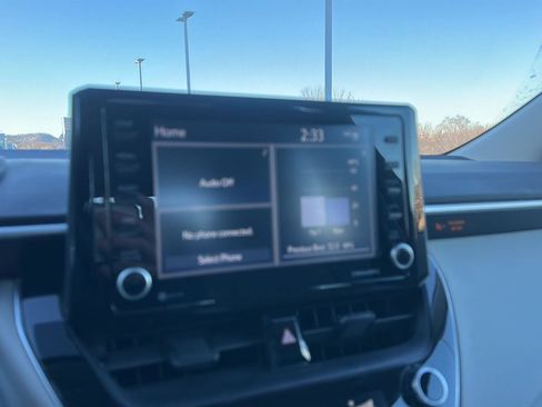 Used 2022 Toyota Corolla LE image 8