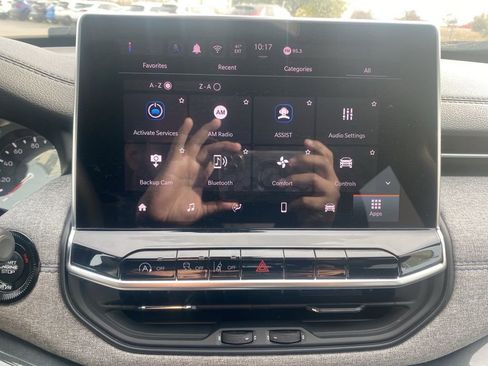 Used 2024 Jeep Compass Latitude image 23