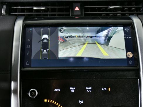 Used 2023 Land Rover Discovery Sport S image 18