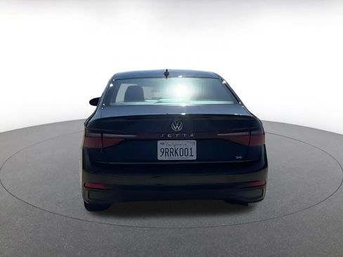 Used 2025 Volkswagen Jetta SE image 10