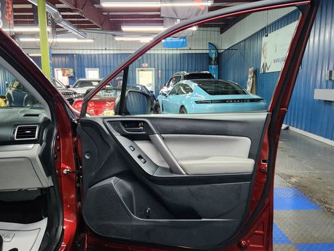 Used 2017 Subaru Forester 2.5i image 12