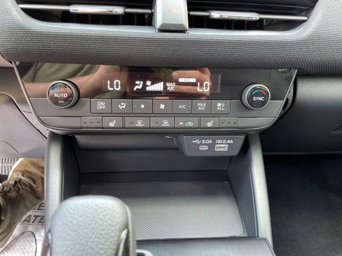 Used 2026 Subaru Outback Premium AWD/4WD image 17