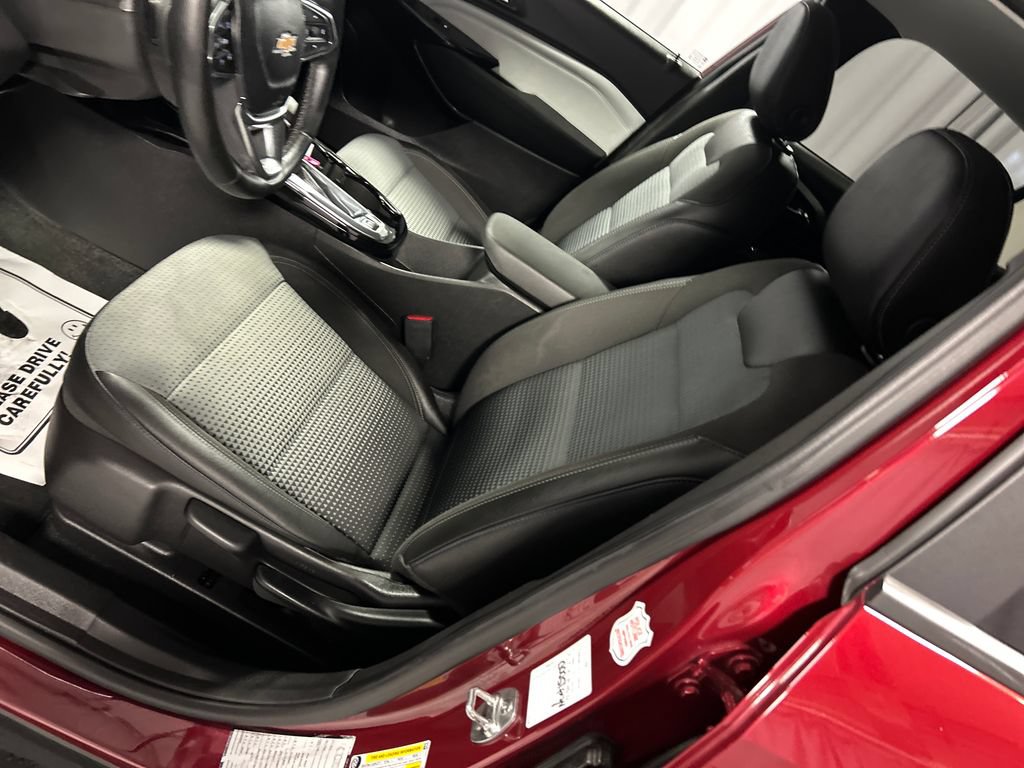 Used 2025 Chevrolet Trax LT w/ LT Convenience Package FWD image 10