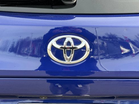 Used 2025 Toyota Corolla Cross XLE image 49