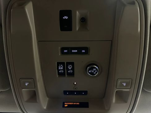 Used 2016 Cadillac Escalade Luxury AWD/4WD image 47