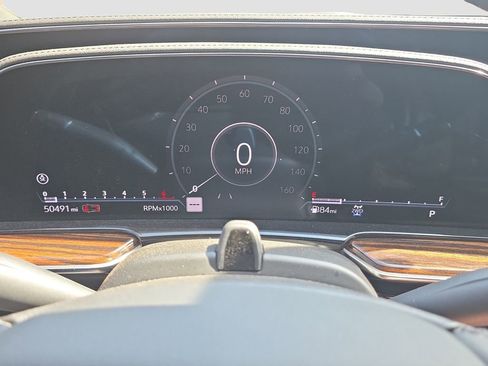 Used 2022 Cadillac Escalade ESV Premium Luxury image 10