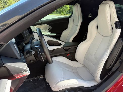 Used 2022 Chevrolet Corvette Stingray w/ Body-Color Dual Roof Package image 37