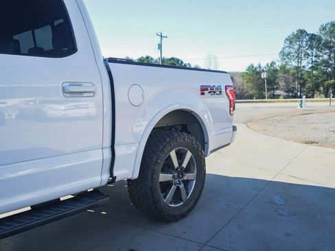 Used 2016 Ford F150 Lariat image 34