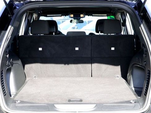 Used 2021 Jeep Grand Cherokee Laredo image 28