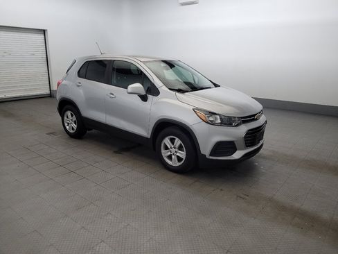 Used 2020 Chevrolet Trax LS w/ Tint and Cruise Package FWD image 11