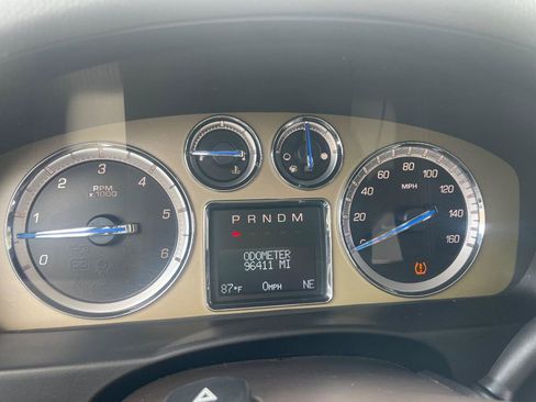 Used 2013 Cadillac Escalade Platinum AWD/4WD image 16