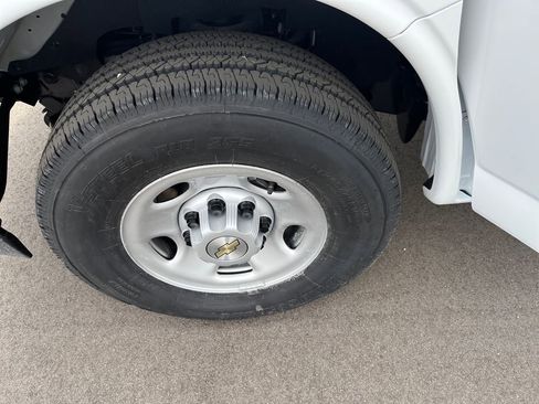 New 2026 Chevrolet Express 2500 RWD image 24