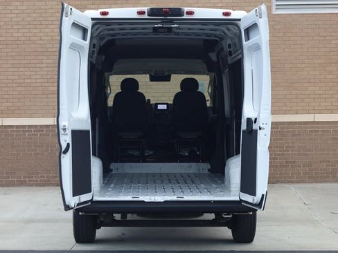 Used 2024 RAM ProMaster 2500 w/ Convenience Group FWD image 12