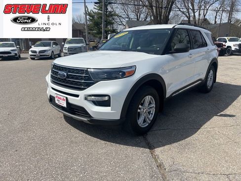 Used 2020 Ford Explorer XLT w/ Equipment Group 202A AWD/4WD image 2