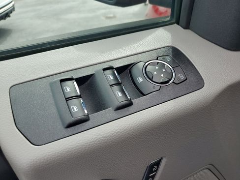 Used 2020 Ford F150 XLT w/ Equipment Group 302A Luxury image 14