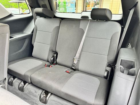 Used 2021 Chevrolet Traverse LS FWD image 14