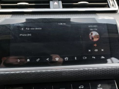 Used 2018 Land Rover Range Rover Velar R-Dynamic SE image 27