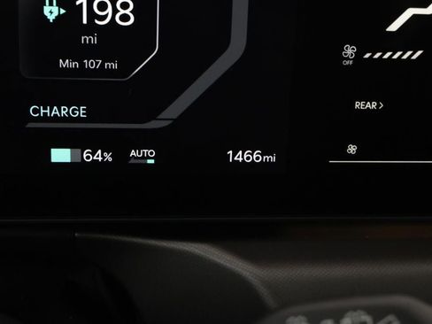 Used 2024 Kia EV9 Land image 16