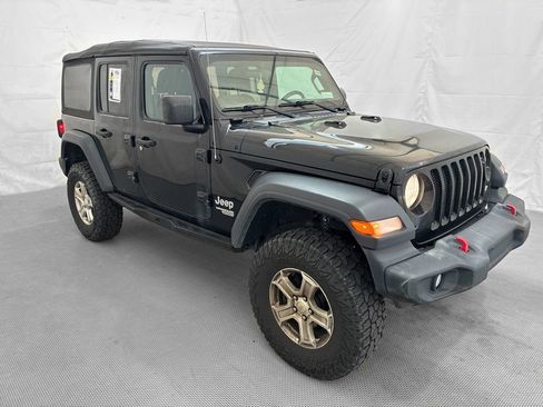 Used 2018 Jeep Wrangler Unlimited Sport S AWD/4WD image 8