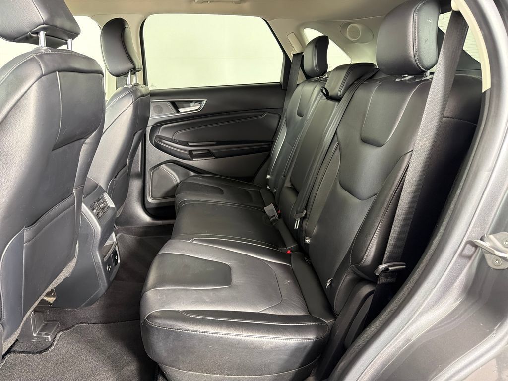 Used 2022 Ford Edge Titanium AWD/4WD image 20