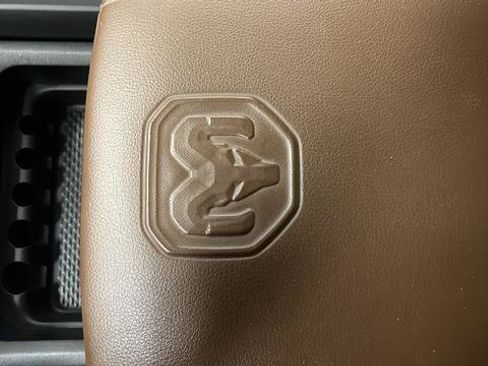 Used 2019 RAM 1500 Laramie AWD/4WD image 18
