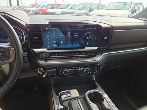 Used 2023 Chevrolet Silverado 1500 High Country w/ High Country Premium Package AWD/4WD image 17
