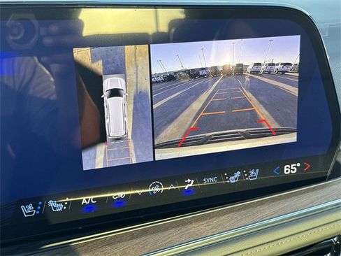 New 2026 Chevrolet Suburban High Country image 17