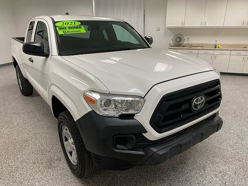 Used 2021 Toyota Tacoma SR image 3