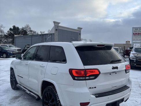 Used 2017 Jeep Grand Cherokee Altitude image 5
