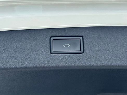 New 2025 Volkswagen Tiguan SE AWD/4WD image 20
