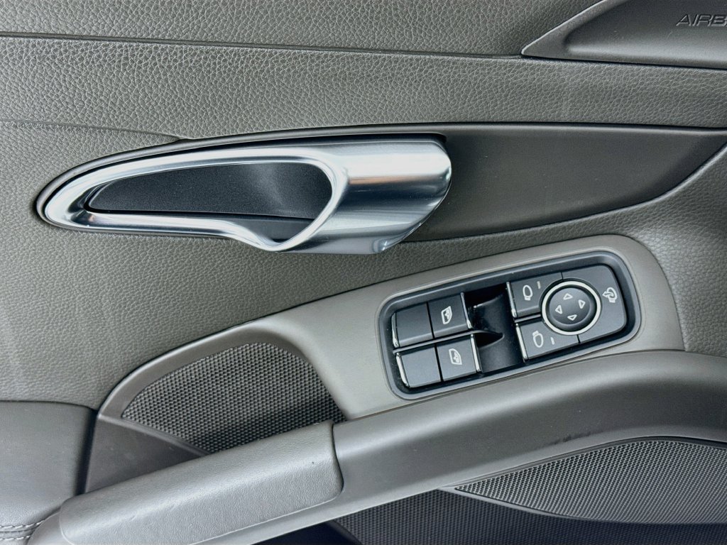 Certified 2022 Porsche 718 Boxster S RWD image 11