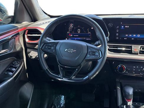 Used 2024 Chevrolet TrailBlazer RS FWD image 15