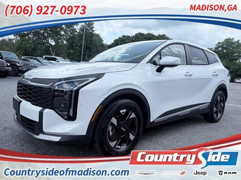 Used 2026 Kia Sportage LX FWD image 1