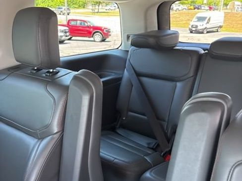 Used 2025 Ford Expedition Active AWD/4WD image 23